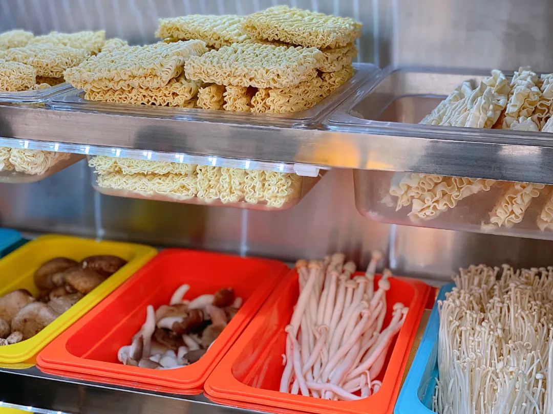 酱妈妈，麻辣烫，餐饮创业，餐饮品牌，全国连锁，麻辣烫合作