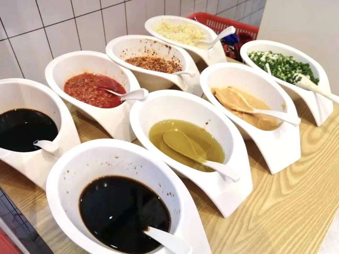 酱妈妈，麻辣烫，餐饮创业，餐饮品牌，全国连锁，麻辣烫合作