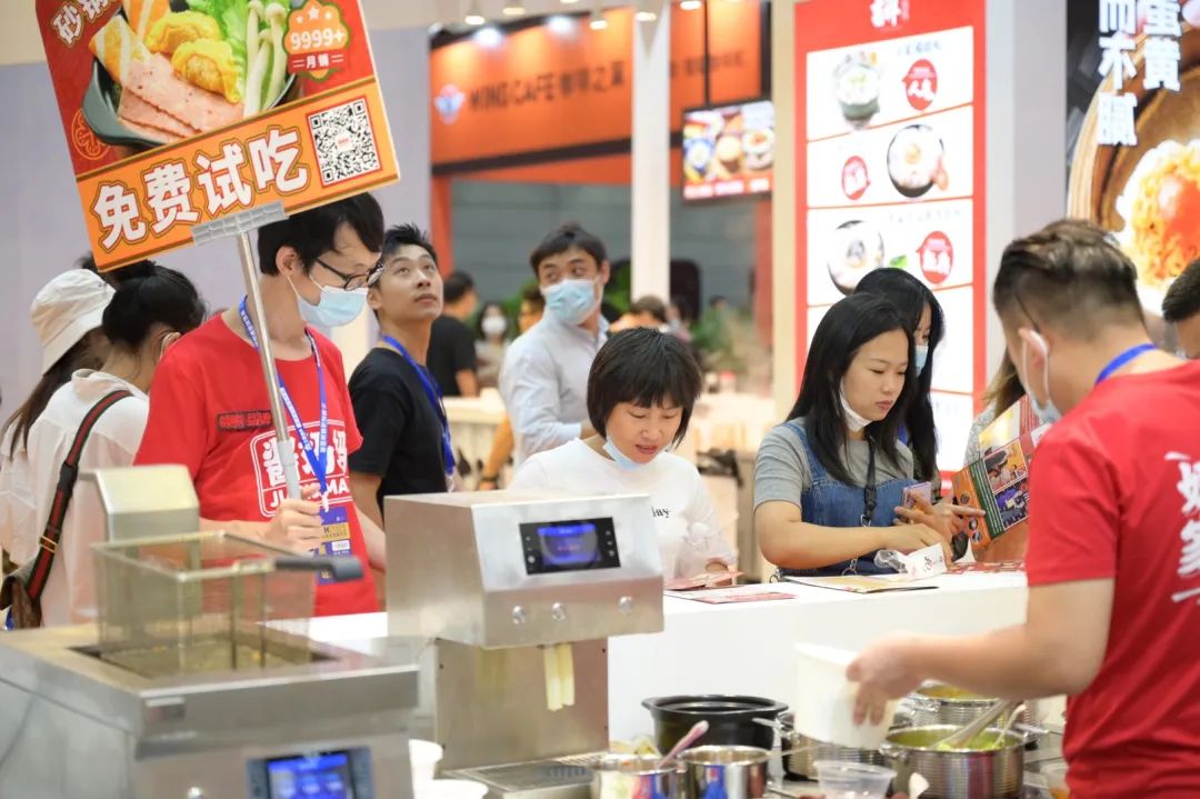 酱妈妈麻辣烫门店顾客如云的秘诀？