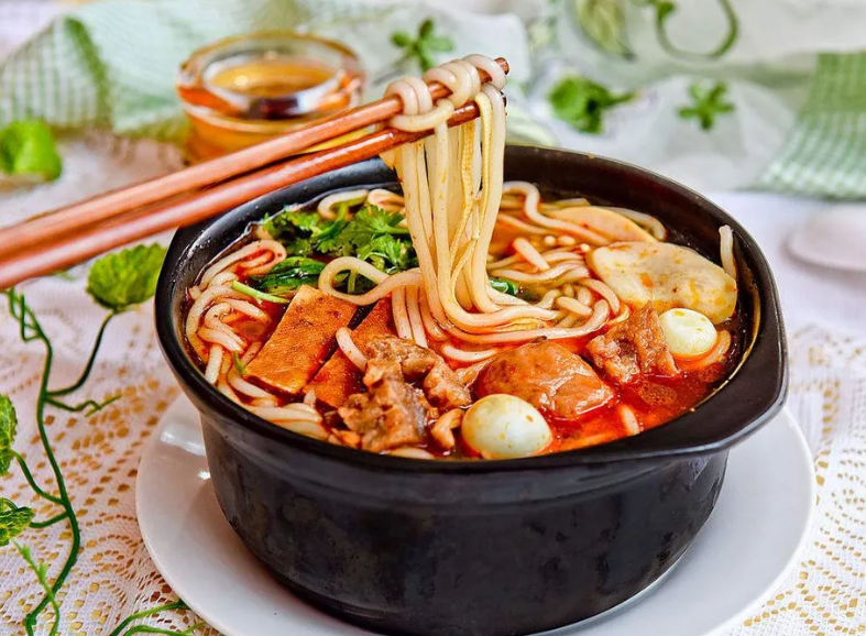 为什么在炎热的夏天，人们格外的想吃酱妈妈砂锅麻辣烫？