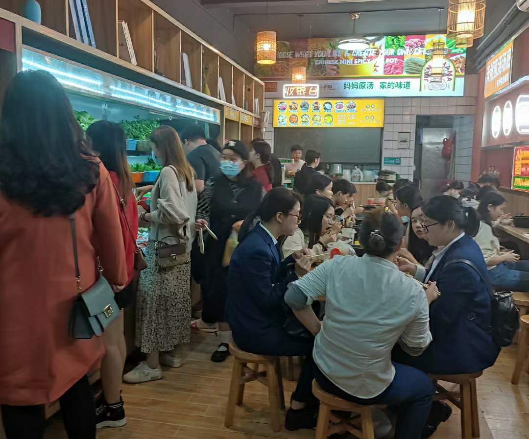 砂锅麻辣烫暖人心，酱妈妈成为麻辣烫赛道黑马