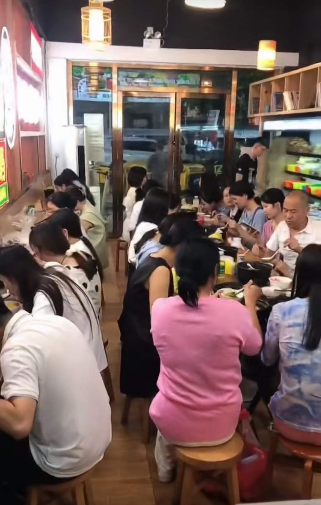 酱妈妈，砂锅，麻辣烫，麻辣烫餐饮合作，餐饮创业，全国餐饮连锁