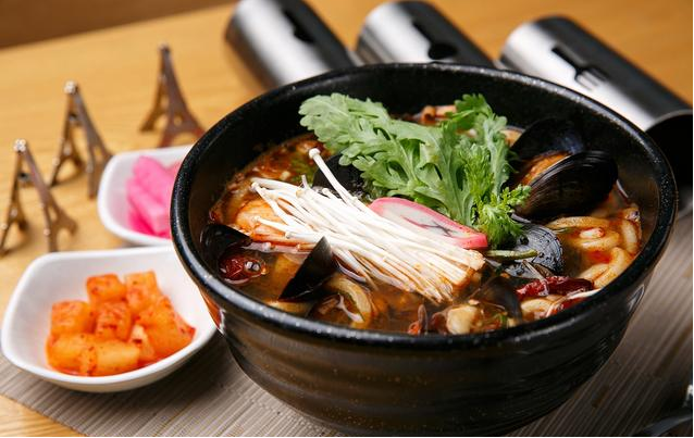 全国掀起砂锅热，酱妈妈砂锅麻辣烫迎来了发展新阶段