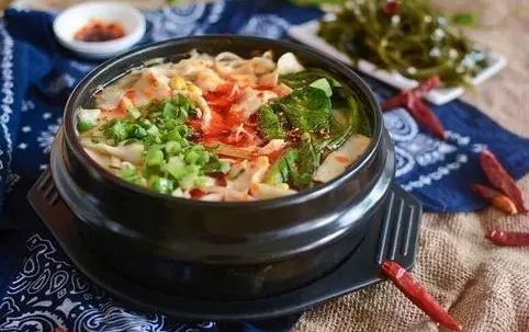 为什么酱妈妈麻辣烫的砂锅煮出了时光的味道？